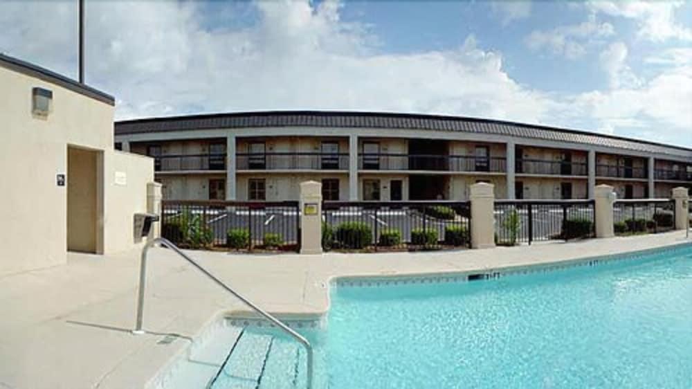 Days By Wyndham Hotel Marianna