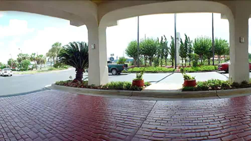 Days By Wyndham Hotel