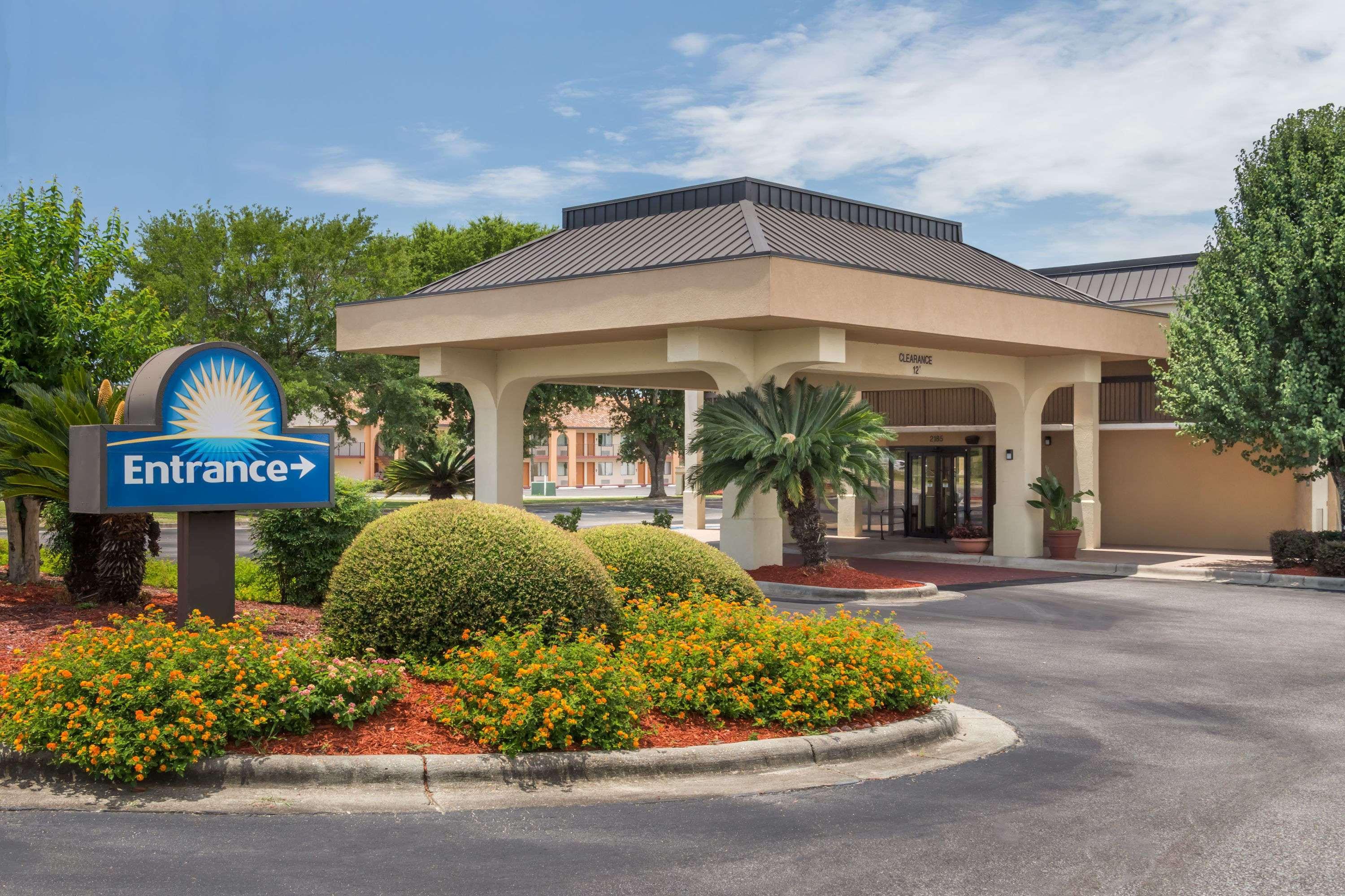 Days By Wyndham Hotel 2*