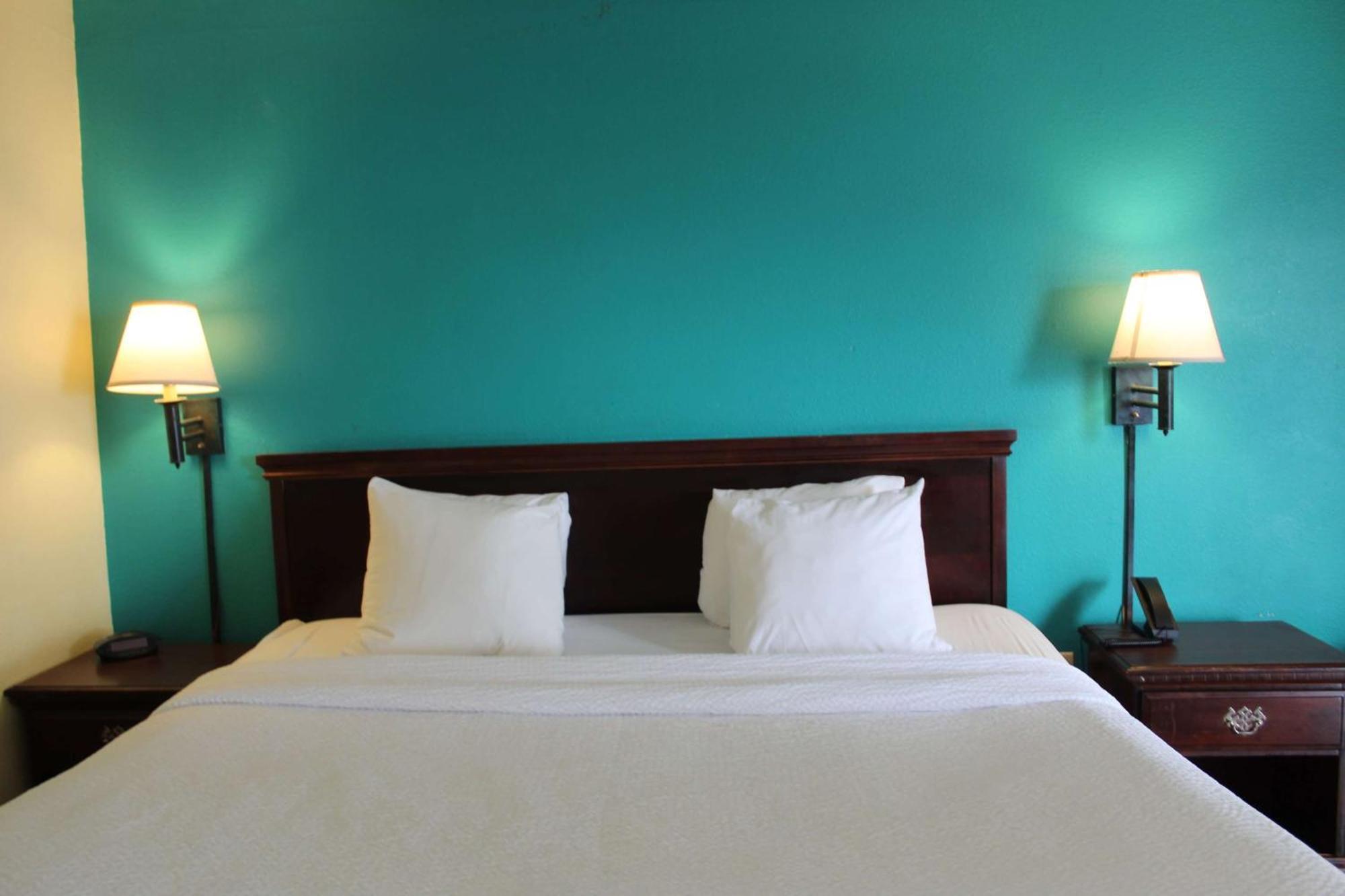 Days By Wyndham Hotel Marianna