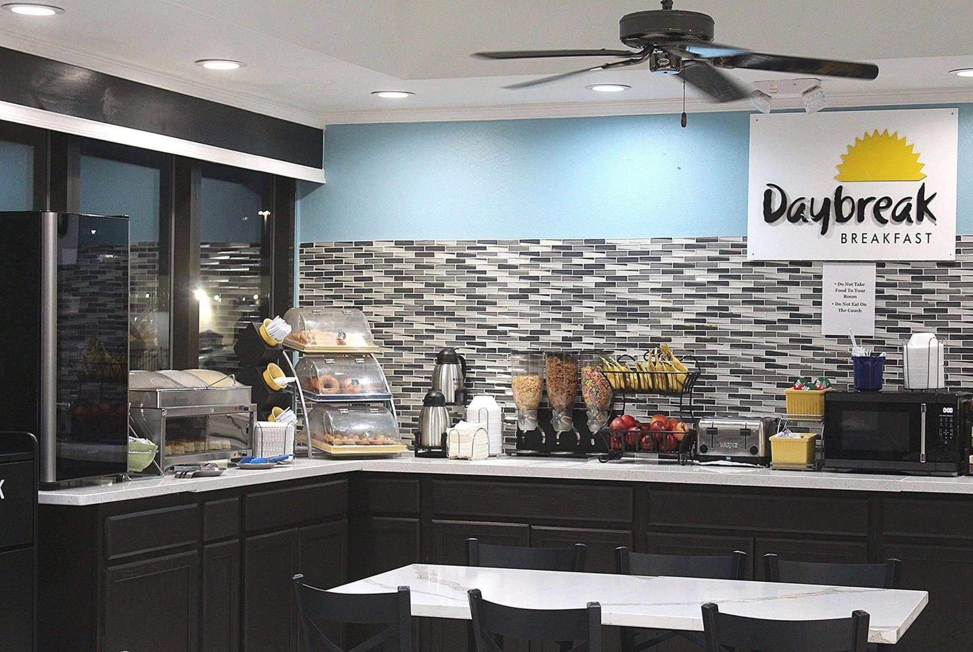 Days By Wyndham Hotel Marianna