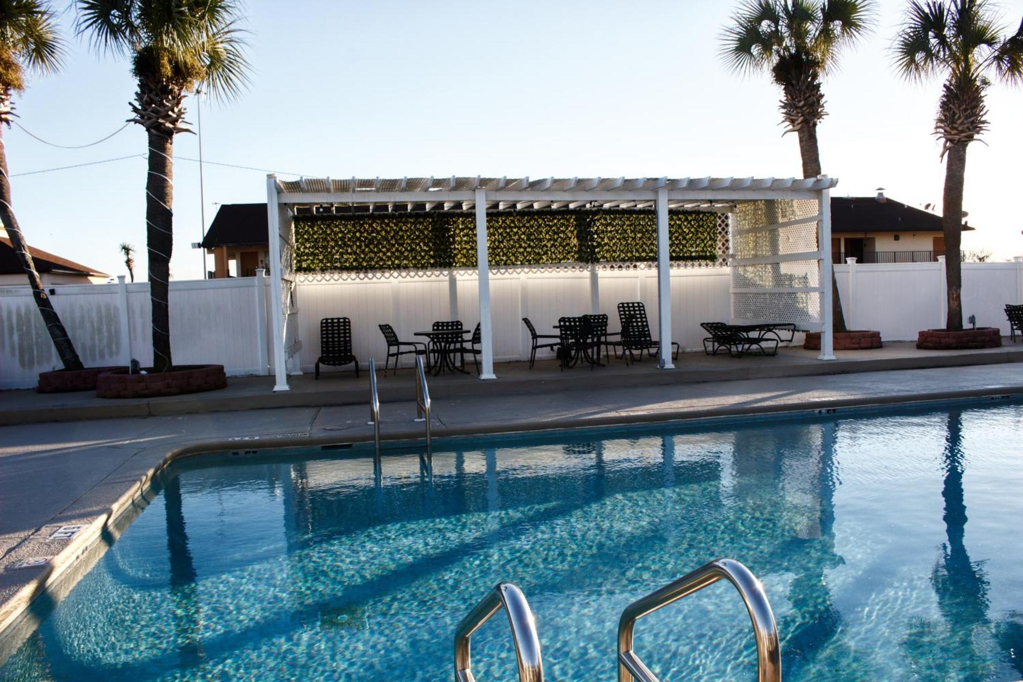 Days By Wyndham Hotel