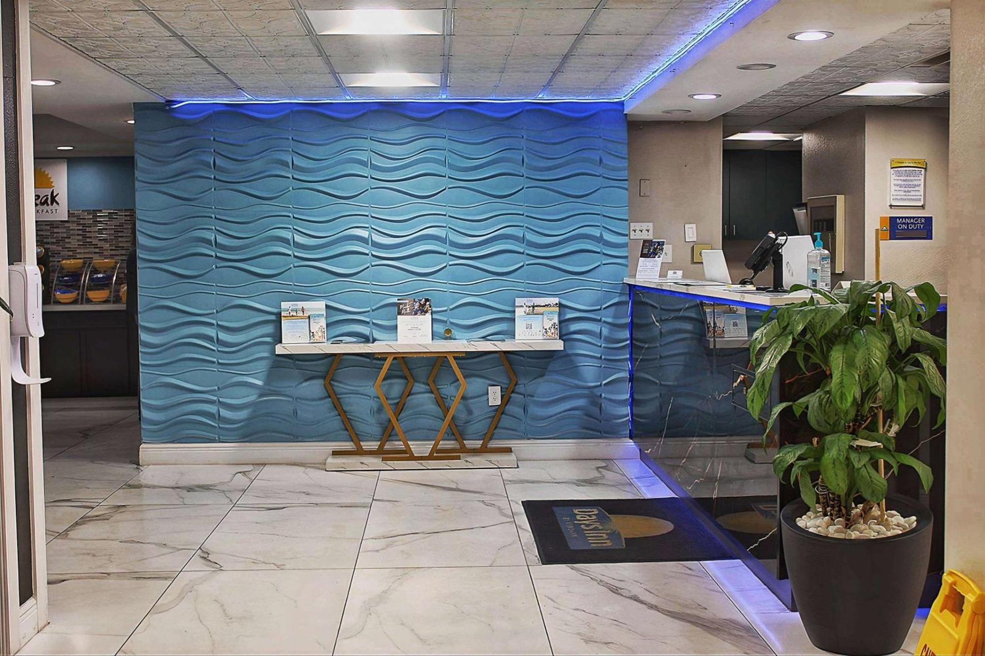 Days By Wyndham Hotel
